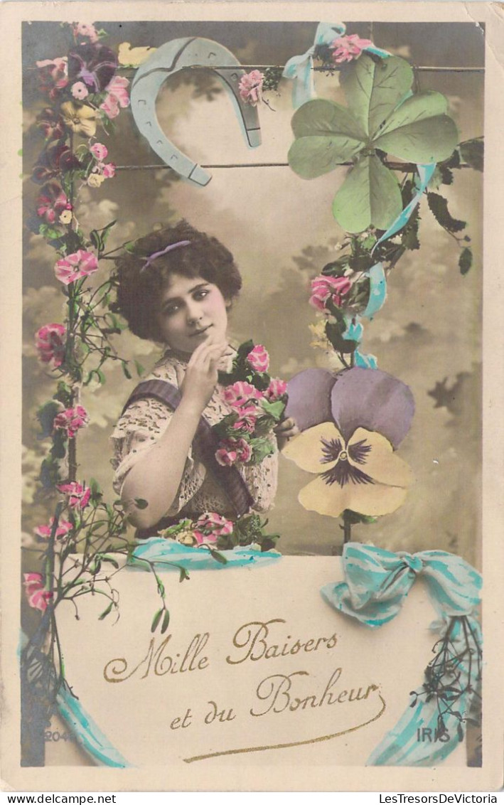 Femmes - Fantaisie - Bretelles - Pensées - Mille Baisers Et Du Bonheur - Carte Postale Ancienne - Women