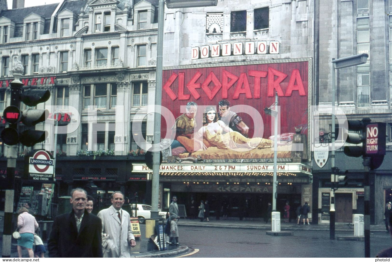 1963 ELIZABETH TAYLOR CLEOPATRA MOVIE CINEMA DOMINION LONDON UK ENGLAND 35mm DIAPOSITIVE SLIDE NO PHOTO FOTO NB2656 - Diapositives