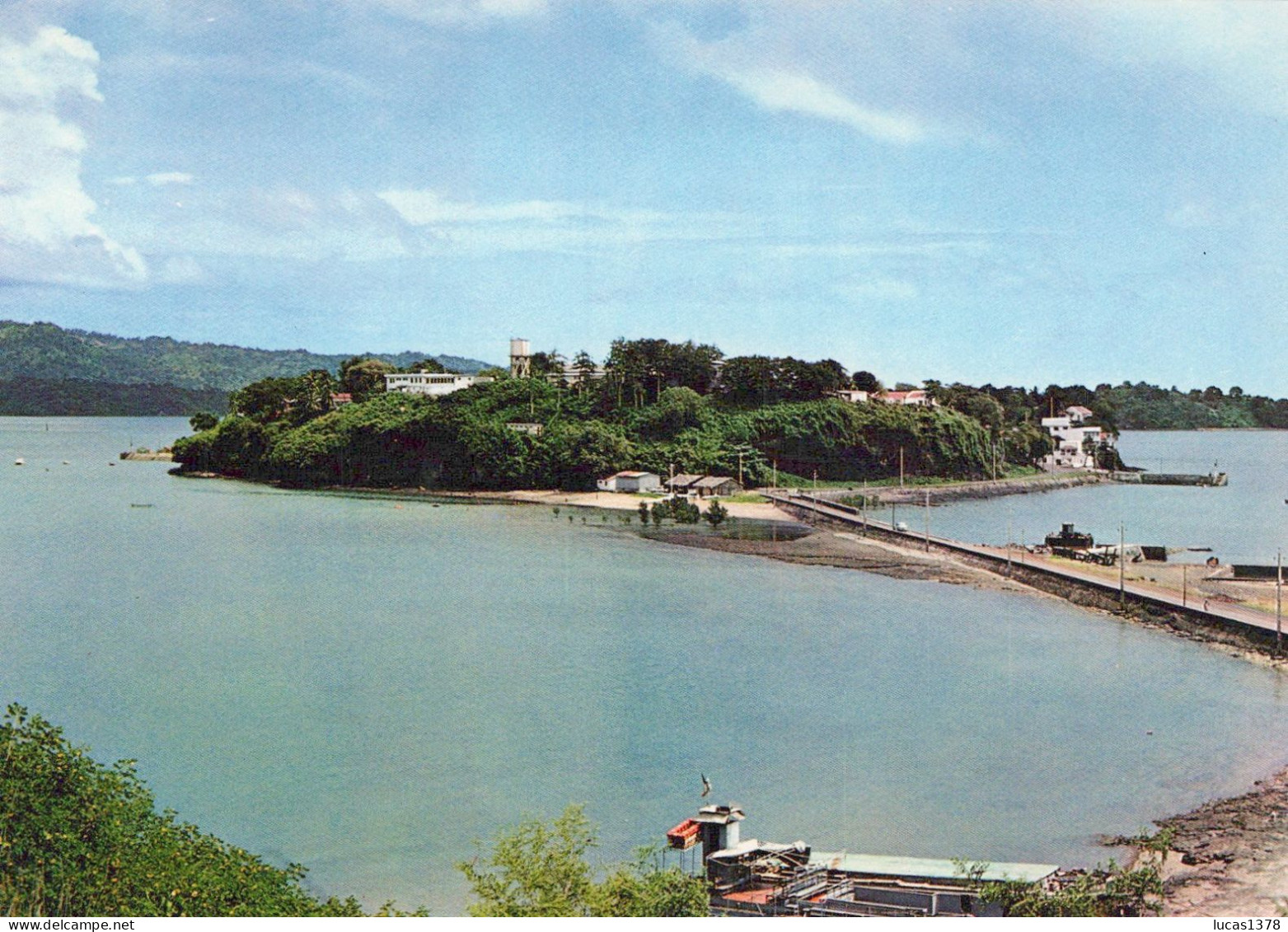 MAYOTTE / DZAOUDZI ET LE BOULEVARD DES CRABES - Mayotte