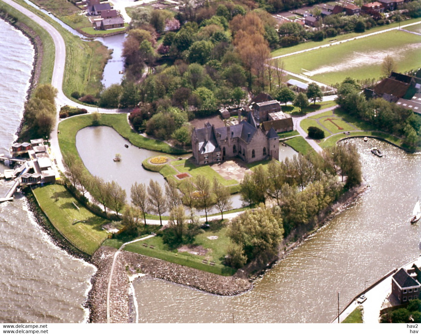 Medemblik, Kasteel Radboud, Luchtfoto LF239 - Medemblik