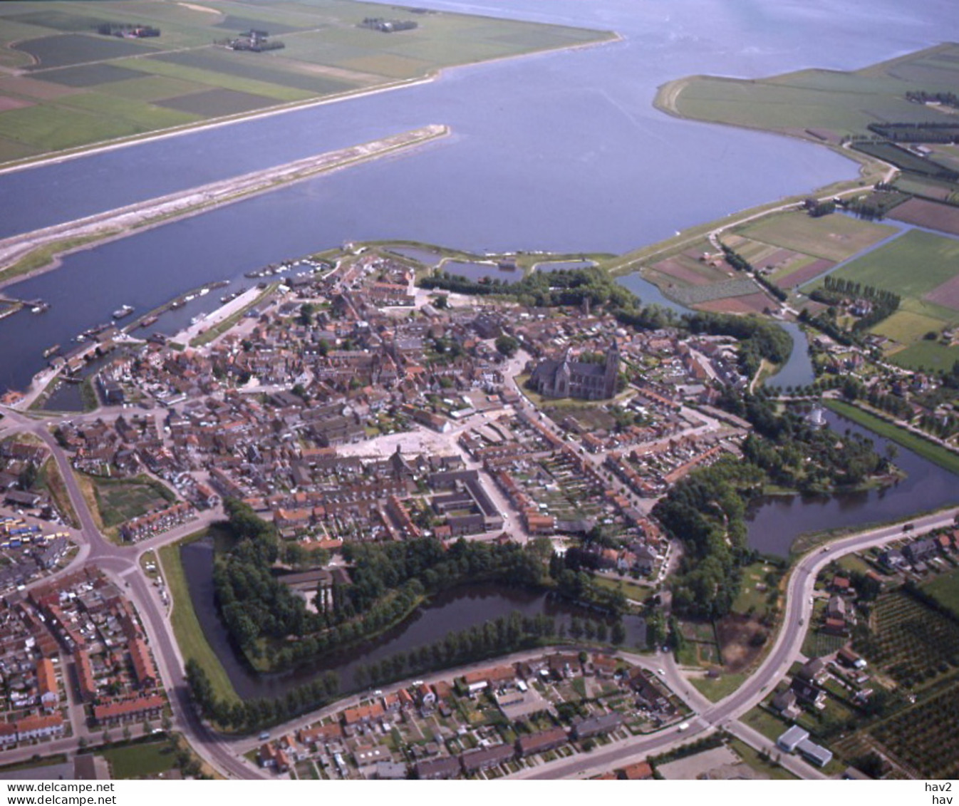 Tholen, Luchtfoto LF308 - Tholen