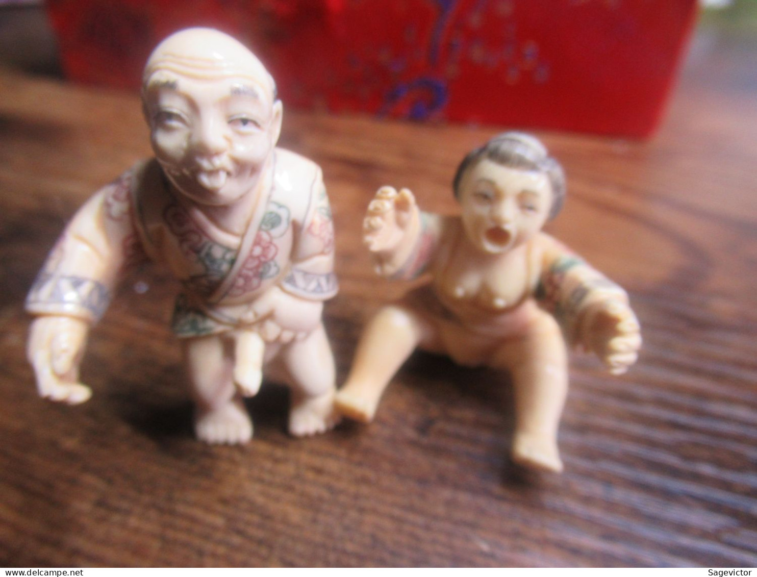 Coffret chinois + 6 statuettes érotiques en ivoire