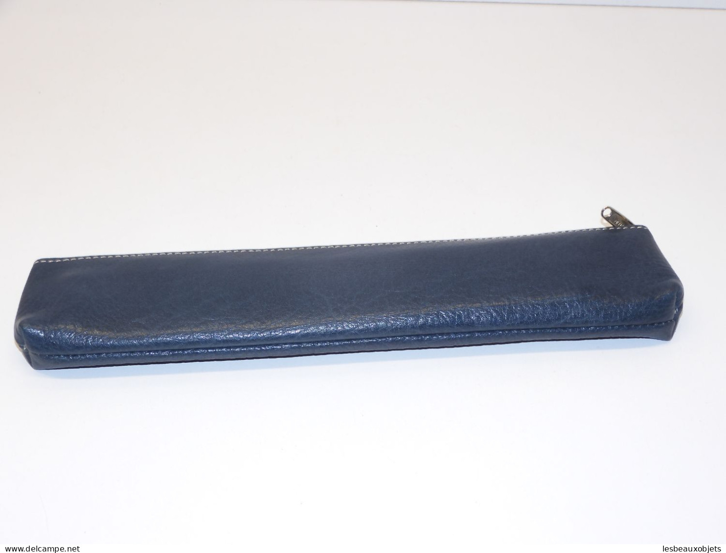 -ANCIEN EVENTAIL BOIS & TISSU BLEU & Trousse marquée DAYLUS UBRIQUE Collection   E