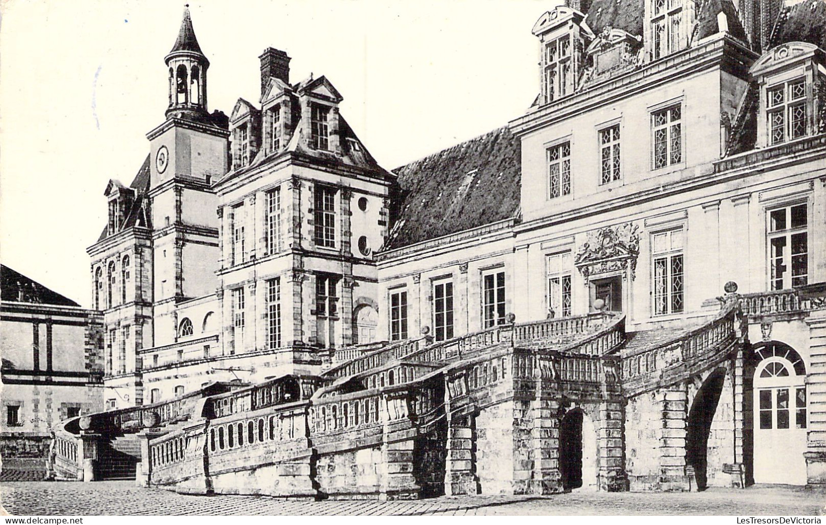 CPA - France - 77 - FONTAINEBLEAU - Palais - L'Escalier Du Fer à Cheval - Carte Postale Ancienne - Fontainebleau