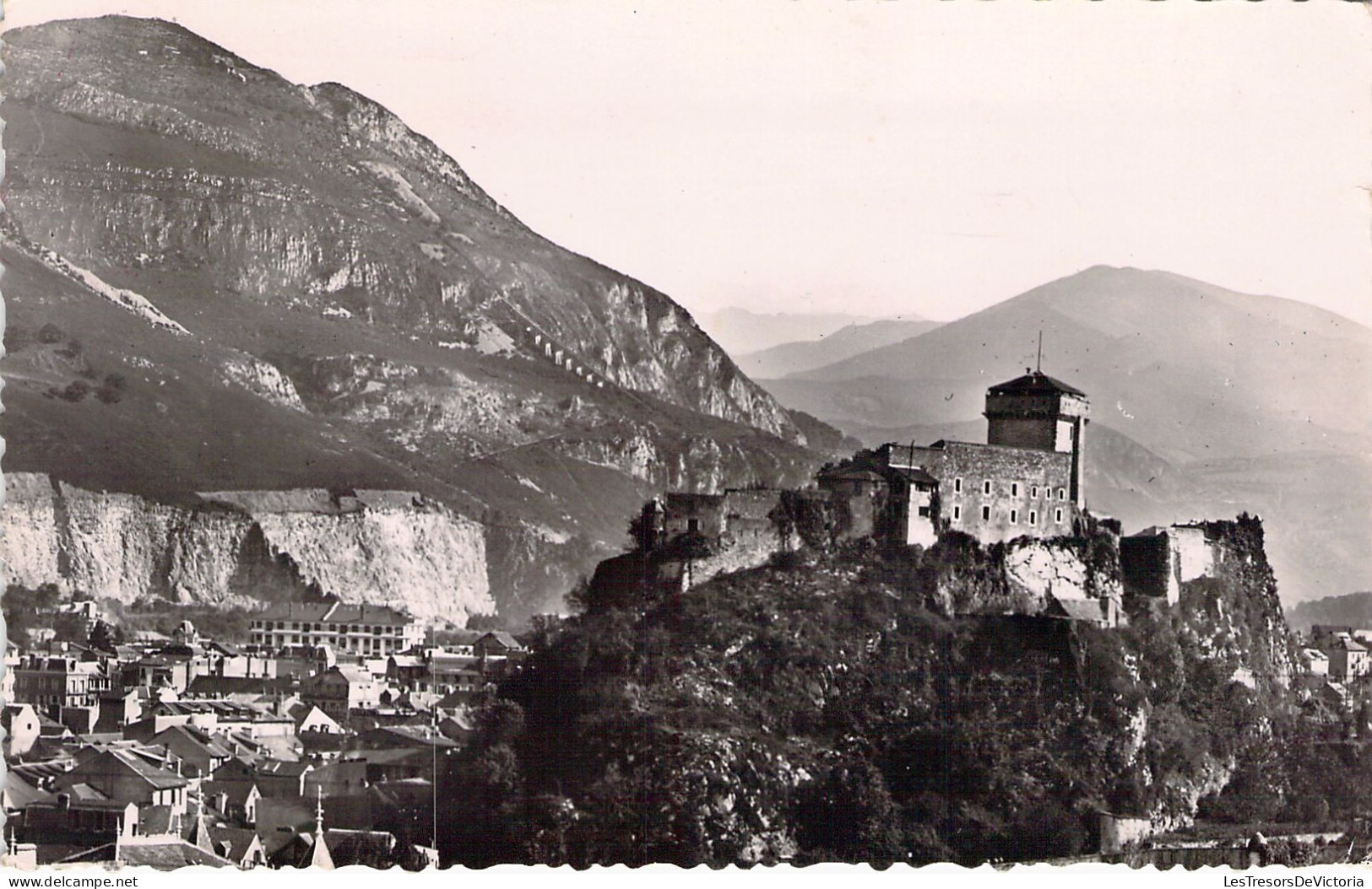 CPA - France - 65 - LOURDES - Le Château Fort Et Le Pic Du Jer - Carte Postale Ancienne - Lourdes