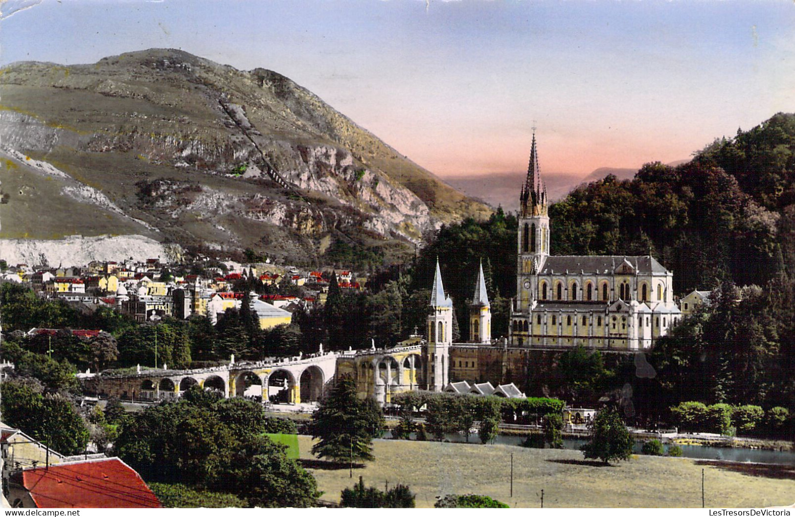 CPA - France - 65 - LOURDES - La Basilique Et Le Pic Du Jer - Carte Postale Ancienne - Lourdes