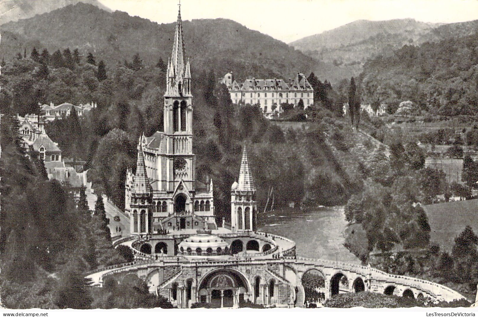 CPA - France - 65 - LOURDES - La Basilique Vu Du Château Fort - Carte Postale Ancienne - Lourdes