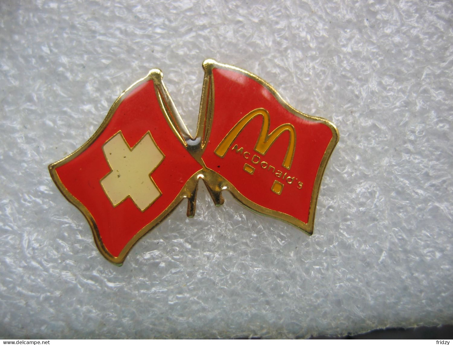 Pin's Drapeau Mc Donald's Suisse - McDonald's