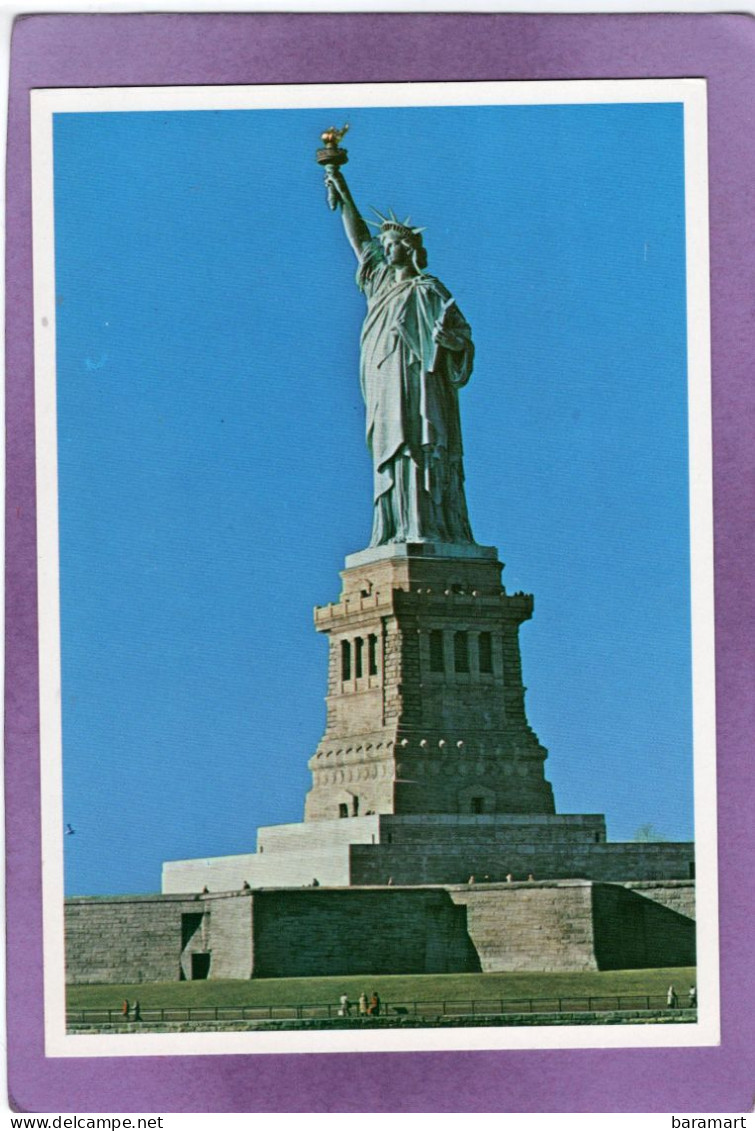 NY  The Statue Of Liberty On Liberty Island In New York Harbor - Vrijheidsbeeld