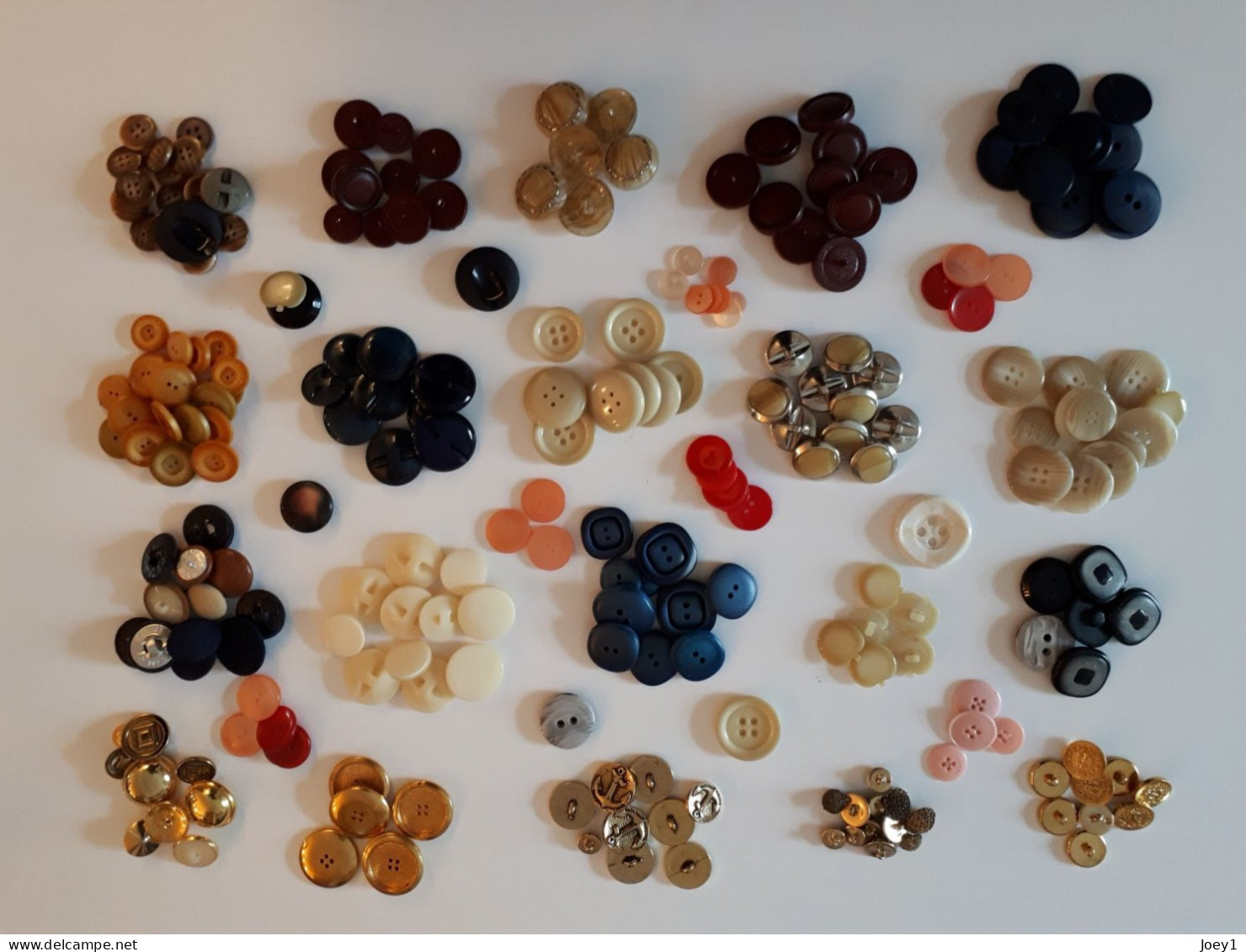 1 Lot De Boutons Vintage,plusieurs Centaines E - Boutons