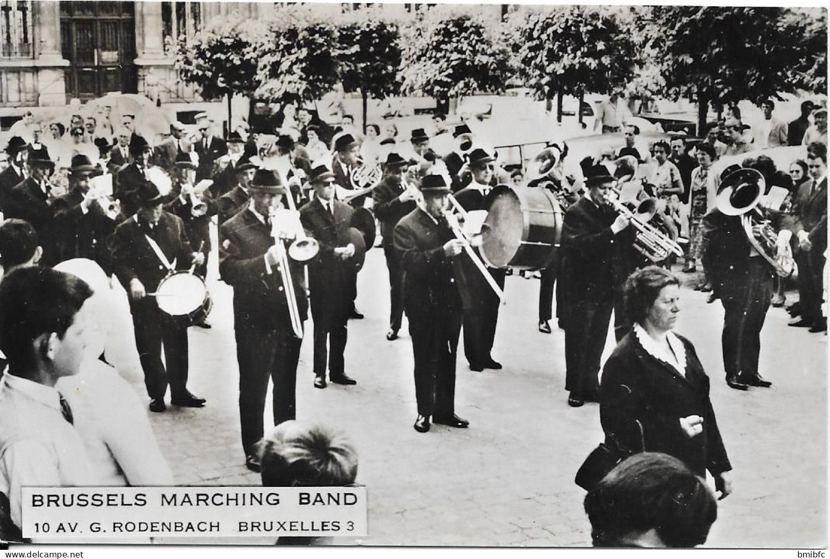 BRUSSELS MARCHING BAND 10 AV G. RODENBACH BRUXELLES 3 (cpa Ou Photo Même Dimensions Dos Blanc) - Feesten En Evenementen