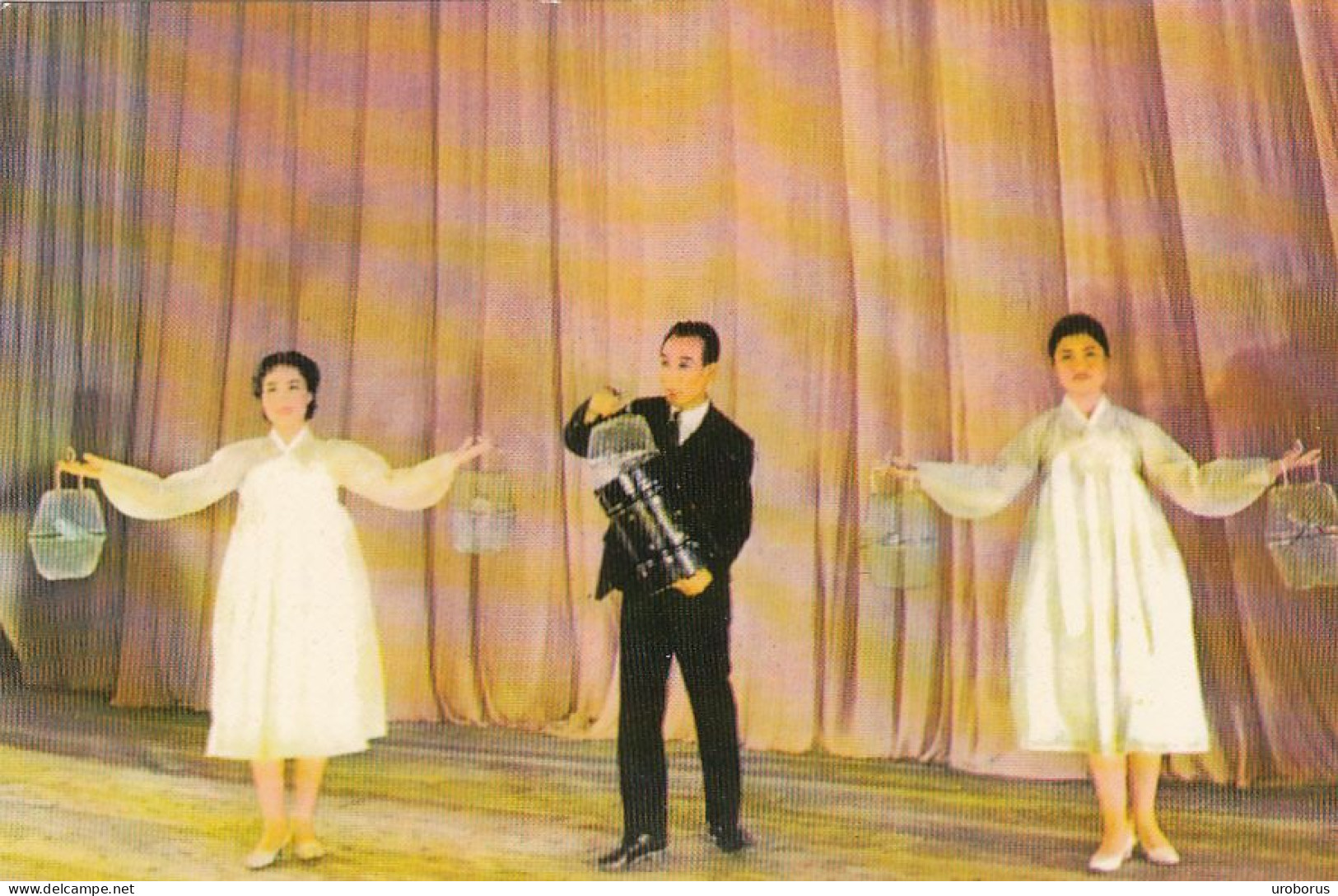 NORTH KOREA - The National Pyongyang Circus - Conjuring Trick Birdcages - Corea Del Nord