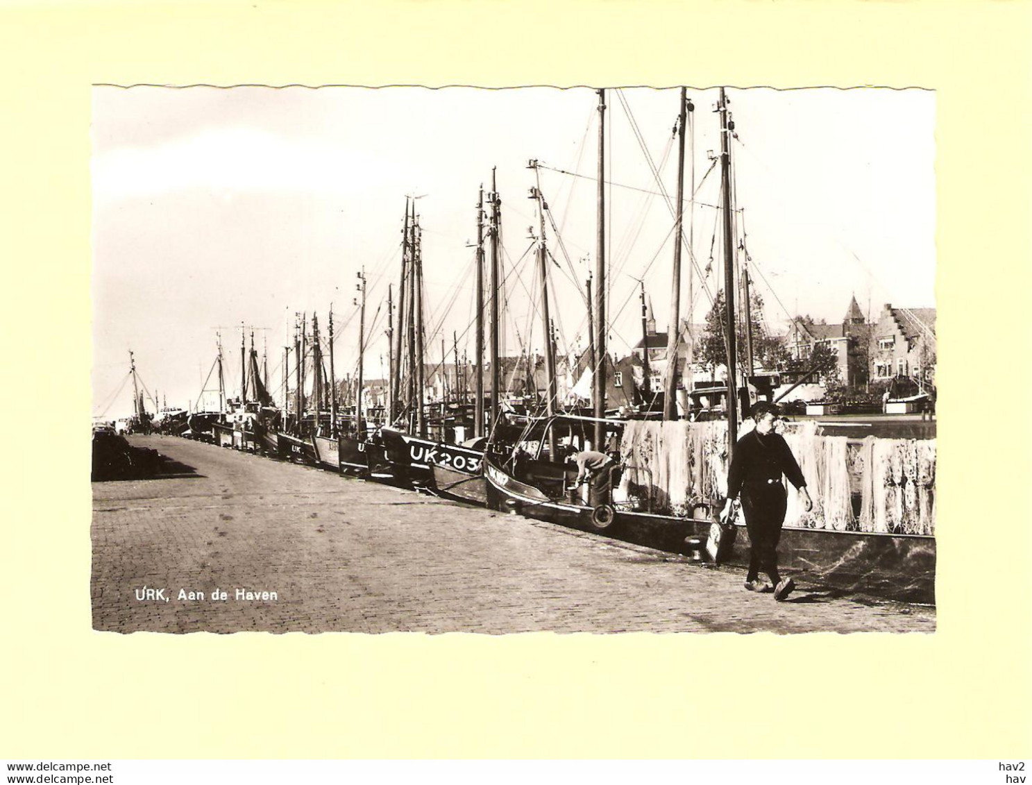 Urk Vissersvloot Aan Haven RY37108 - Urk