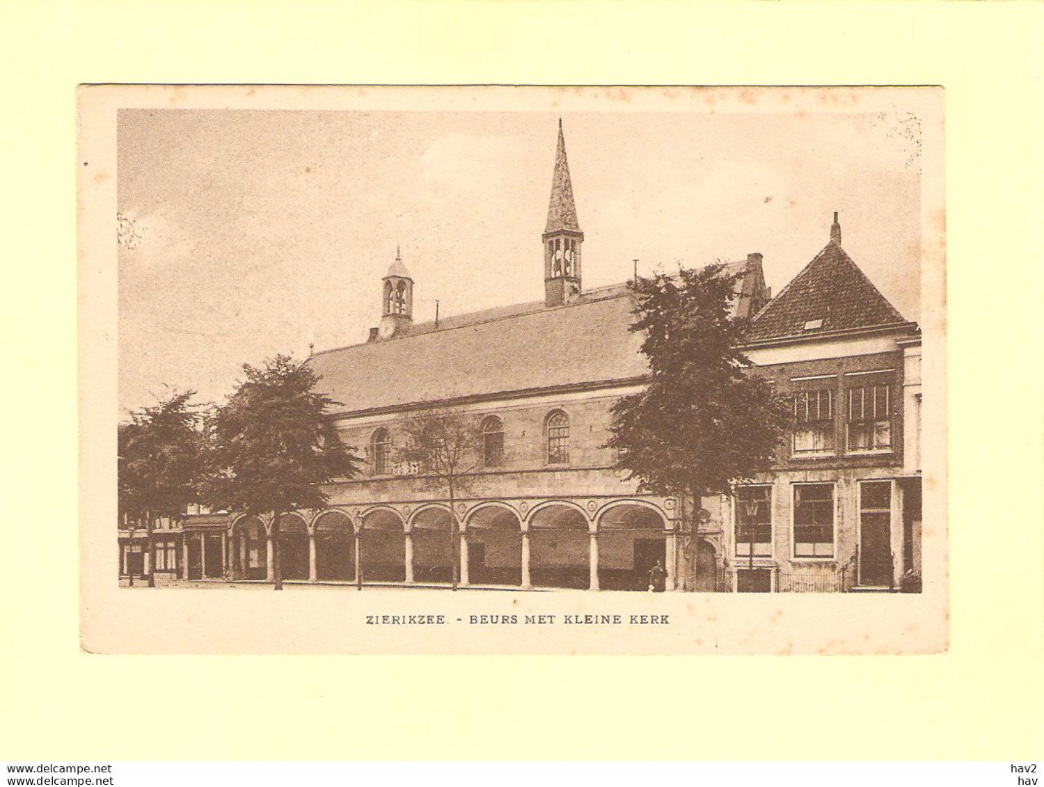 Zierikzee Beurs Met Kleine Kerk RY38973 - Zierikzee