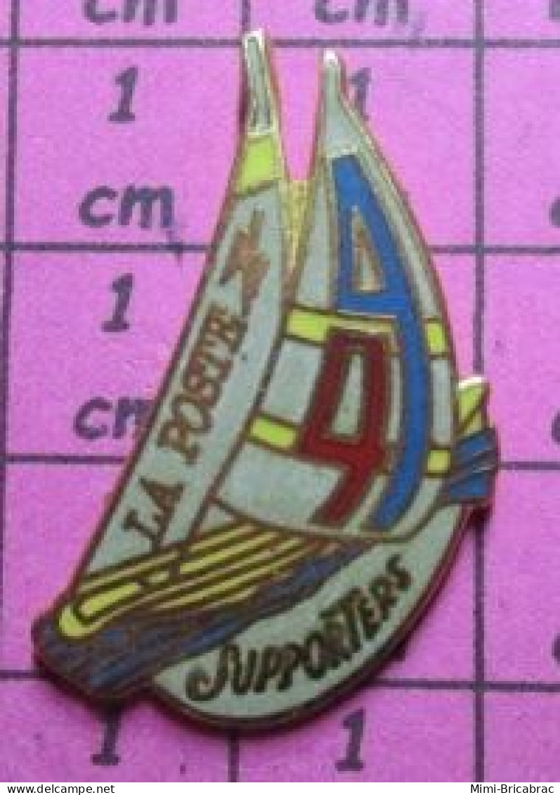 813F Pin's Pins / Beau Et Rare / SPORTS / VOILE VOLIER LA POSTE 44 SUPPORTEURS Par STARPIN'S - Voile