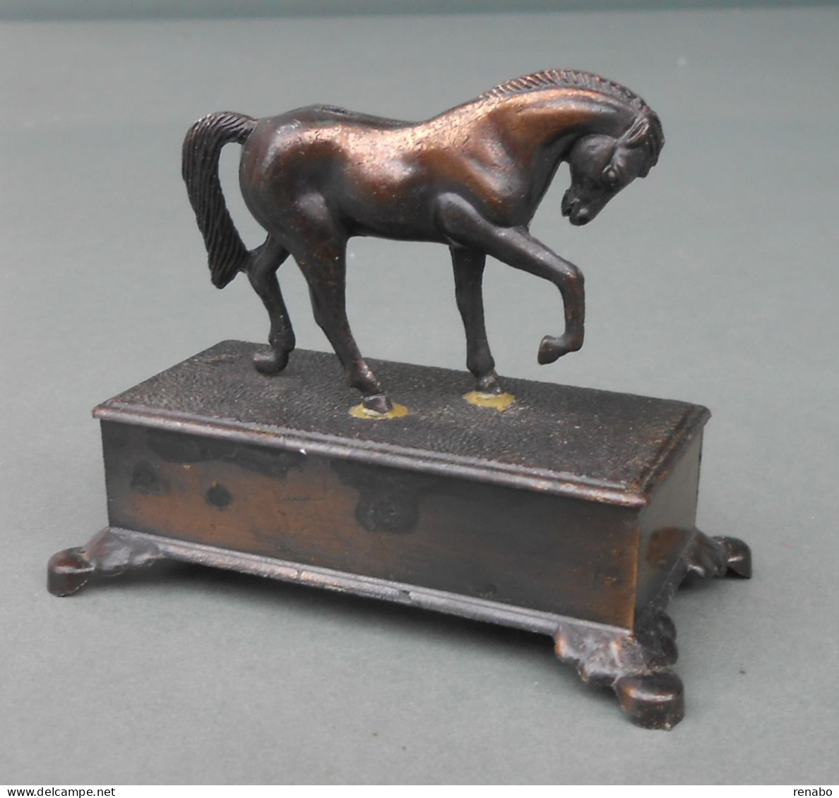 Cavallo, Trotting Horse; Old, N°. AT-946 . Temperamatite, Pencil-Sharpener, Taille Crayon, Anspitzer. Never Used. - Chevaux