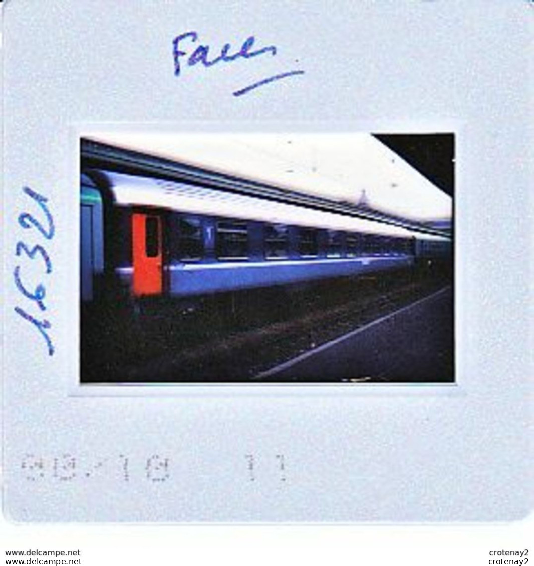 Photo Diapo Diapositive Slide Train Wagon Voiture SNCF Voyageurs De 1ère Classe Le 15/02/2000 VOIR ZOOM - Diapositives