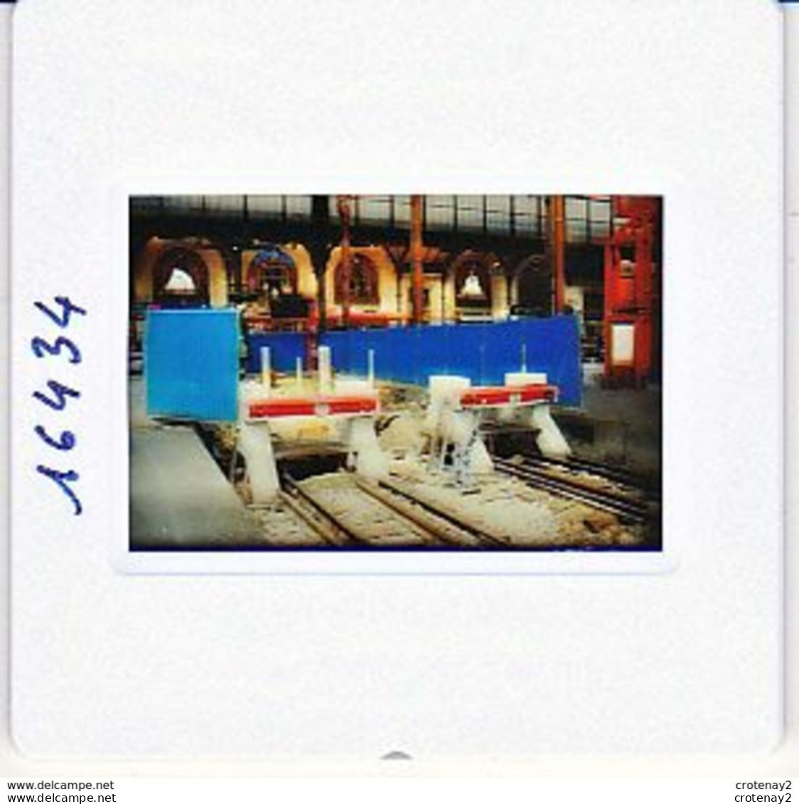 Photo Diapo Diapositive Slide Train Wagon Heurtoirs à PARIS GARE DE LYON Restaurant Le Train Bleu Le 18/04/2000 VOIRZOOM - Diapositives