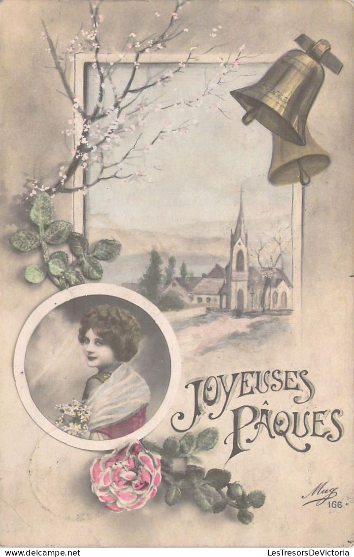 CPA - Joyeuses Pâques - Portrait En Médaillon De Femme Avec Un Décor Village- CARTE POSTALE ANCIENNE - Easter