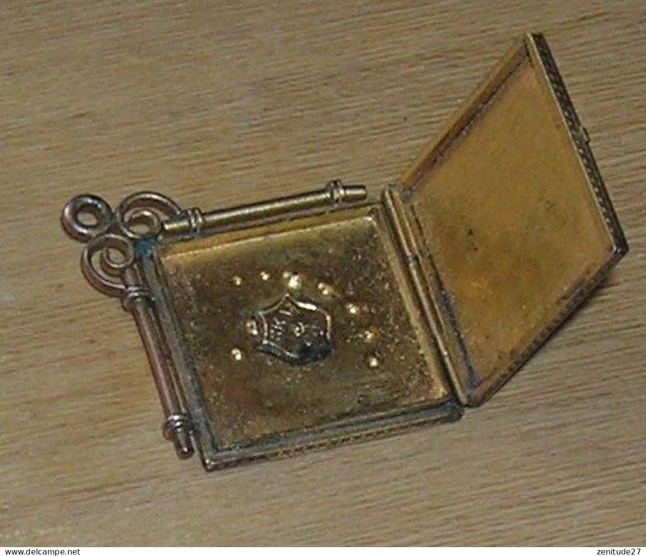 Pendentif SKM & Co - Médaillon Carré Pour Photo 23 X 23 Mm - Effigie Avec Chouette - Début Du XXème Siècle - Anhänger