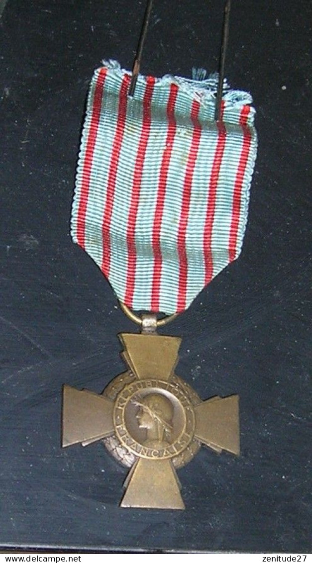 Croix Du Combattant - Ordonnance - République Française - Frankrijk