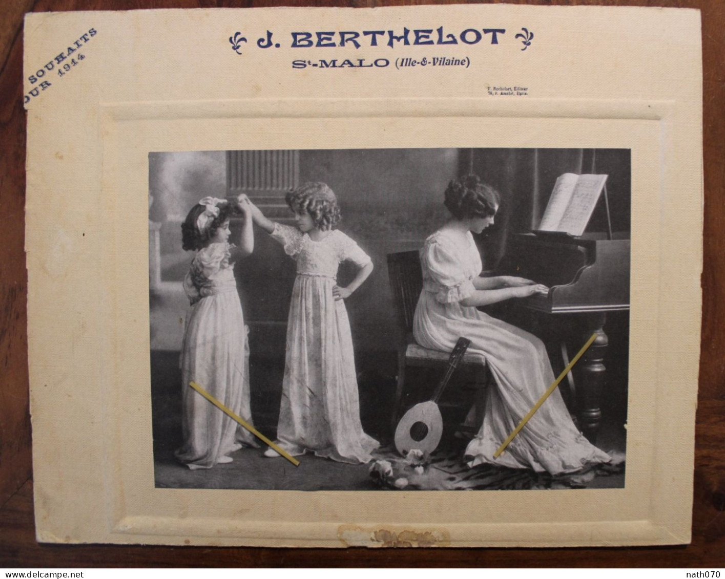 Photo 1914 St Malo Pianiste Musicienne Mère Jouant Au Piano Avec Ses Enfants Tirage Print Vintage - Antiche (ante 1900)