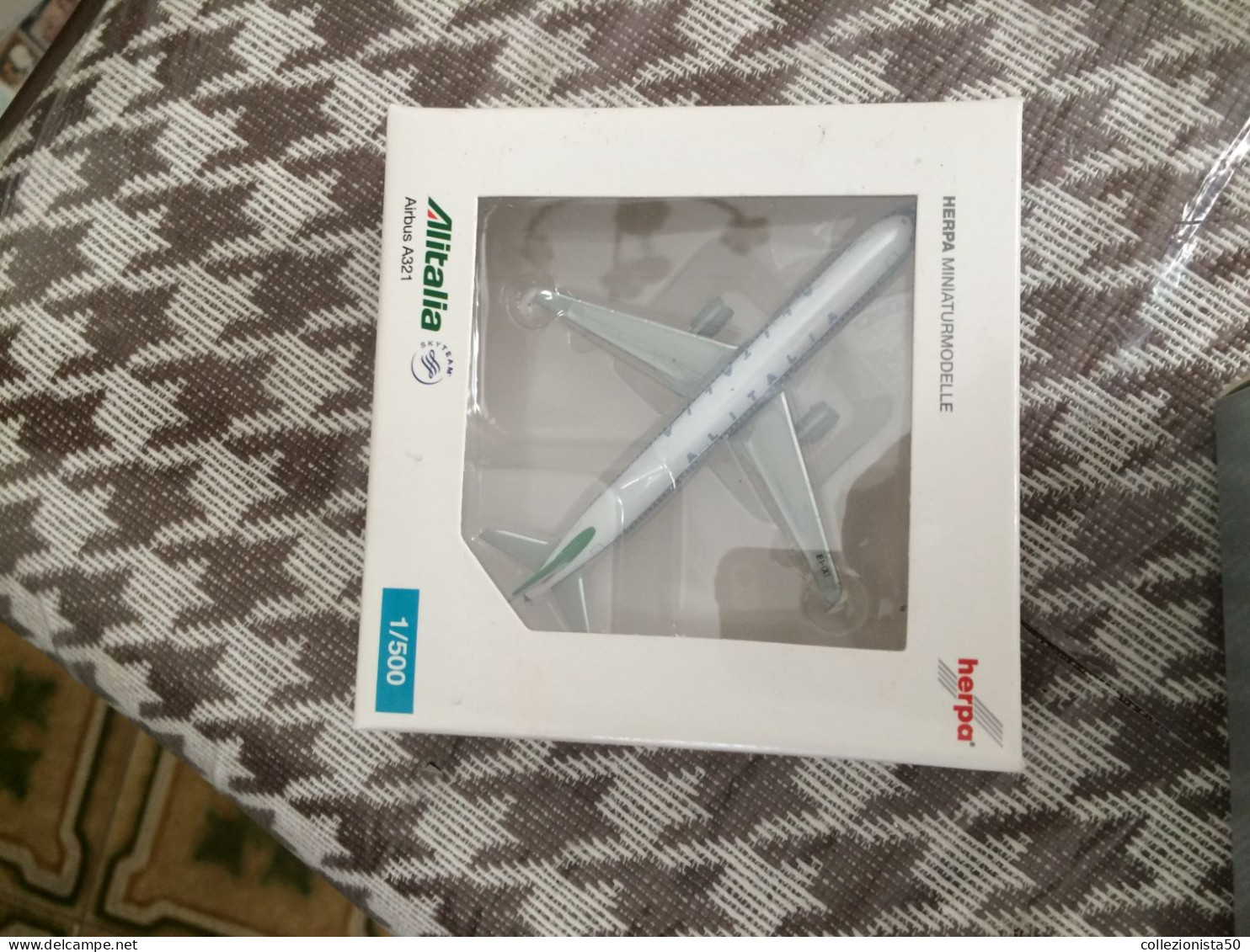 STUPENDO MODELLINO MAJORETTE 1:500 ALITALIA A321 RETRO JET ! - Altri & Non Classificati