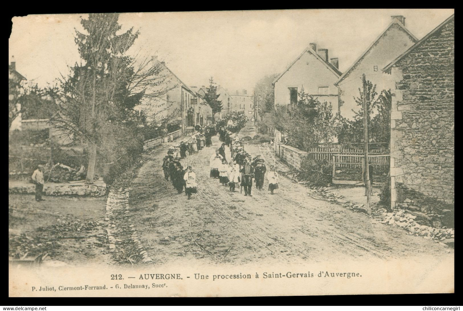 * SAINT GERVAIS D'AUVERGNE - AUVERGNE - Procession à St Gervais D'Auvergne - Animée - Edit. JULIOT DELAUNAY - 1904 - Saint Gervais D'Auvergne