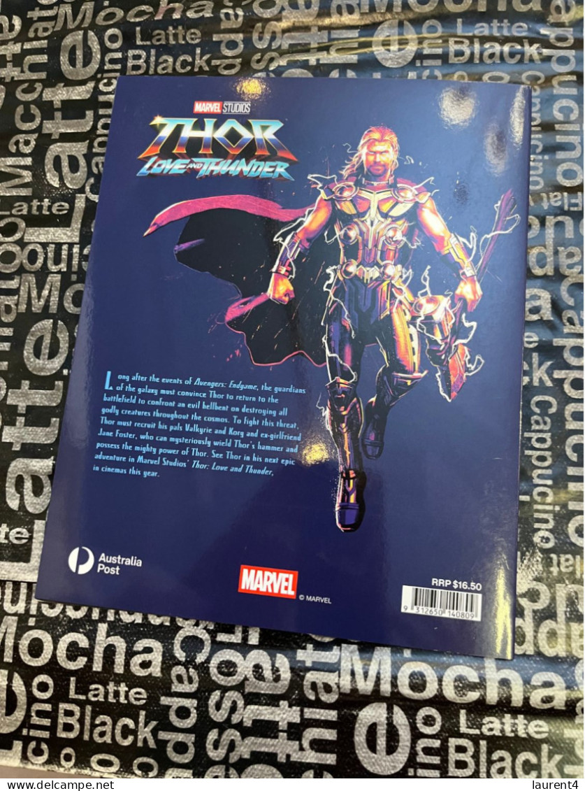 (folder 31-7-2023) Australia Post - 2022 Folder + Thor Love & Thunder (Presentation Pack + Stickers + Cover) - Presentation Packs