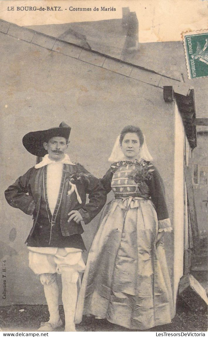 FOLKLORE - COSTUMES - LE BOURG DE BATZ - Costumes De Mariés - Carte Postale Ancienne - Kostums