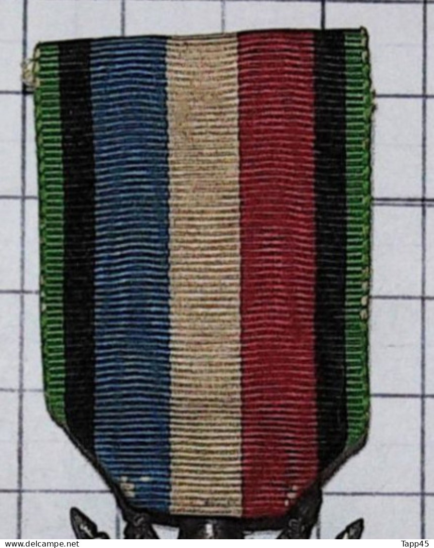 T 3/ PL Milit.6/ 2 >Médailles & Décorations > France >  Oublier Jamais >1870 > - Voor 1871