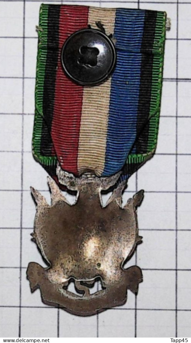 T 3/ PL Milit.6/ 2 >Médailles & Décorations > France >  Oublier Jamais >1870 > - Ante 1871