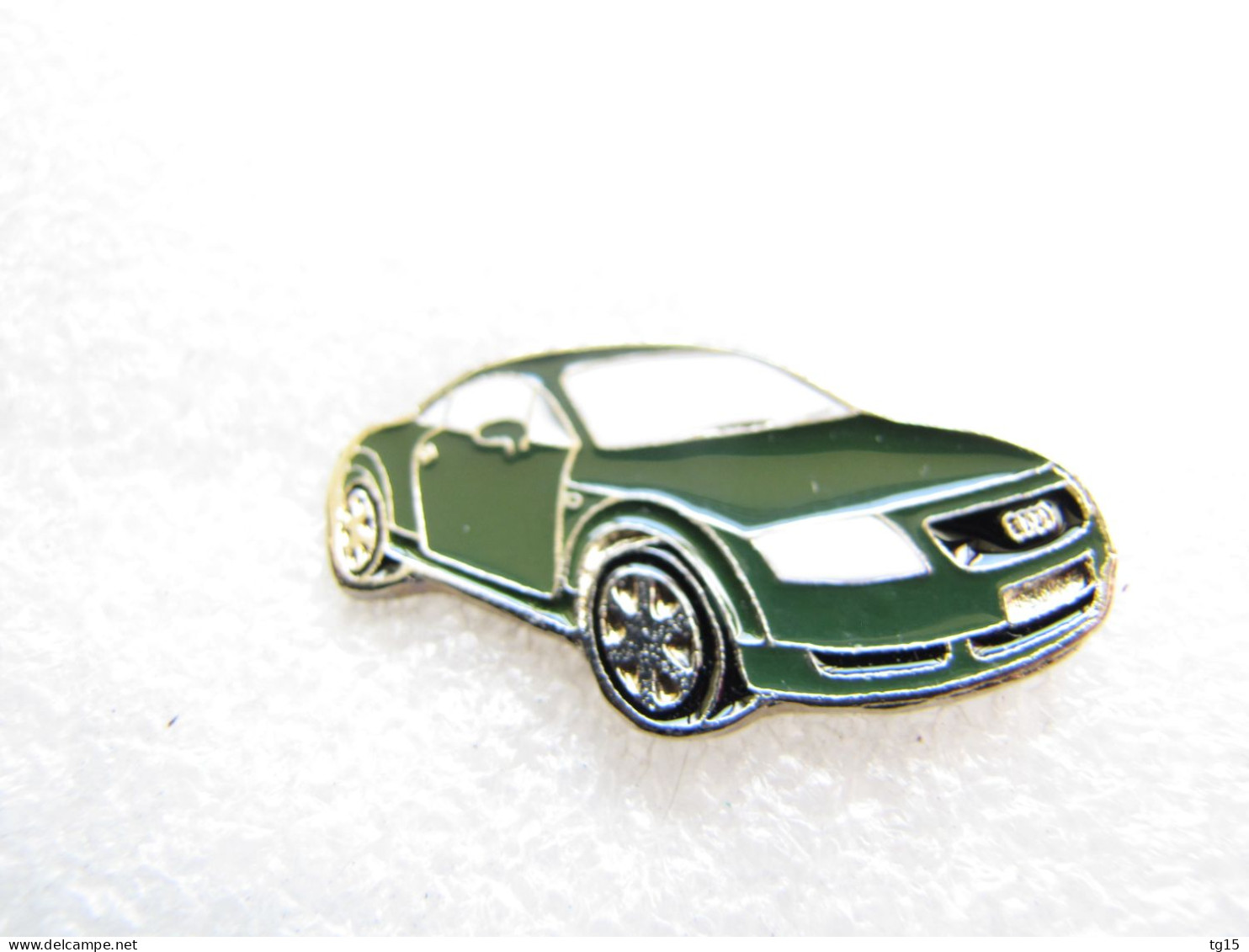 PIN'S    AUDI  TT VERT    Email A Froid - Audi