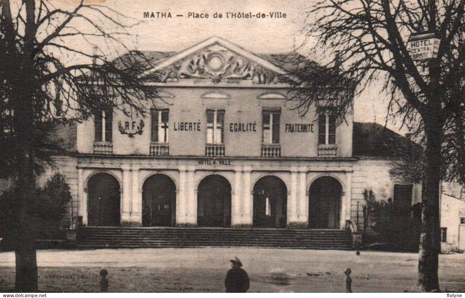 Matha - Place De L'hôtel De Ville - Mairie - Matha