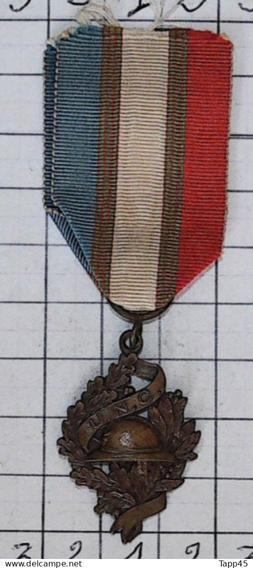 T 3/ PL Milit.5) 4 >Médailles & Décorations > France > Union Nationale Des Combattants 1918  > - France