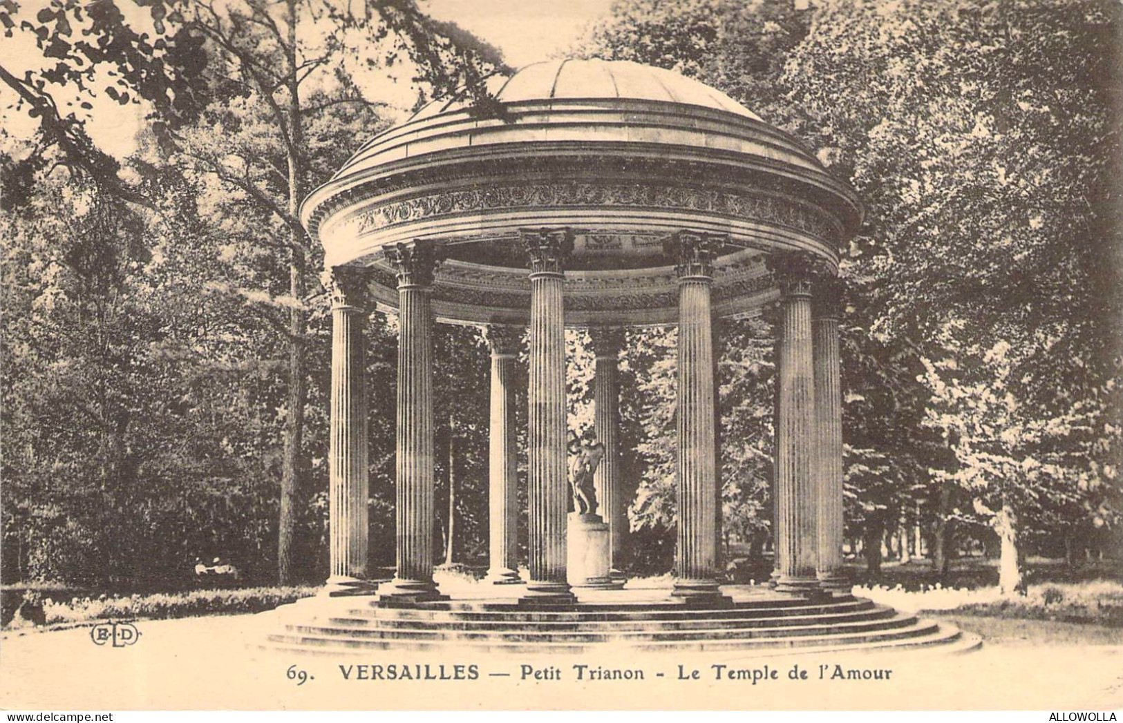 21615 " VERSAILLES-PETIT TRIANON-LE TEMPLE DE L'AMOUR " -VERA FOTO-CART. POST. NON SPED. - Ile-de-France