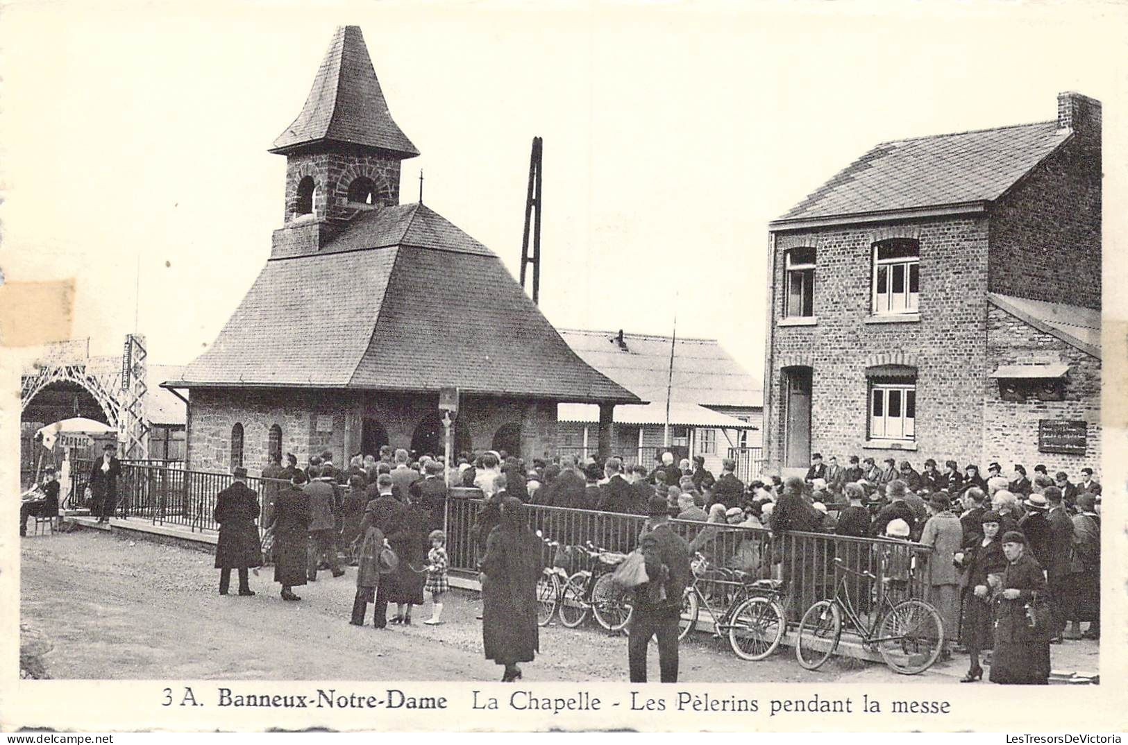 BELGIQUE - Banneux-Notre-Dame - La Chapelle - Les Pèlerins Pendant La Messe - Carte Postale Ancienne - Sprimont