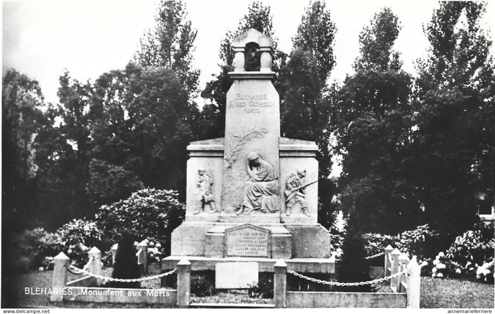 Bléharies Monument Aux Morts - Brunehaut