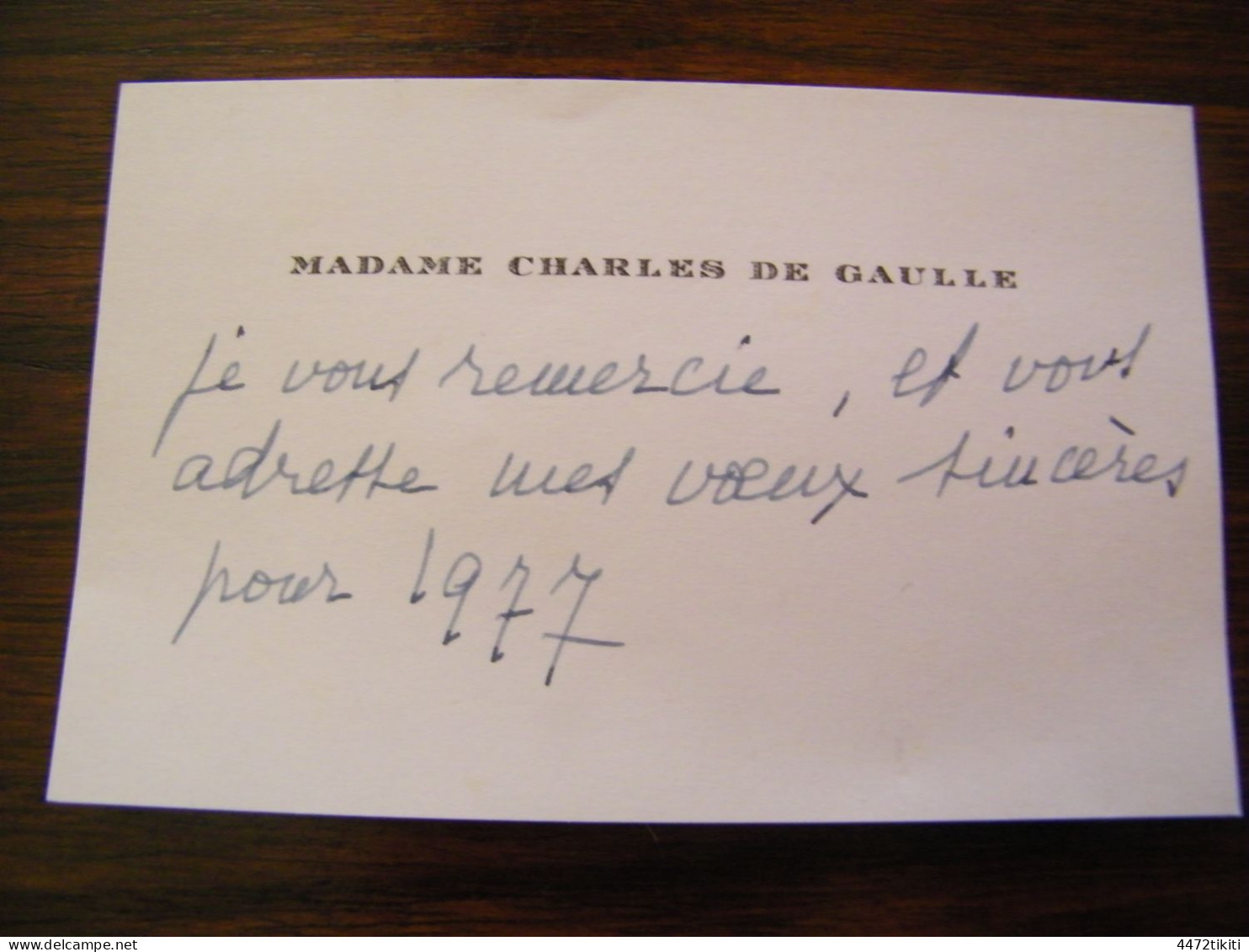 Carte Manuscrite Par Madame Général Charles De Gaulle Née Yvonne Vendroux - 1977 - SUP (HM 15) - Politisch Und Militärisch