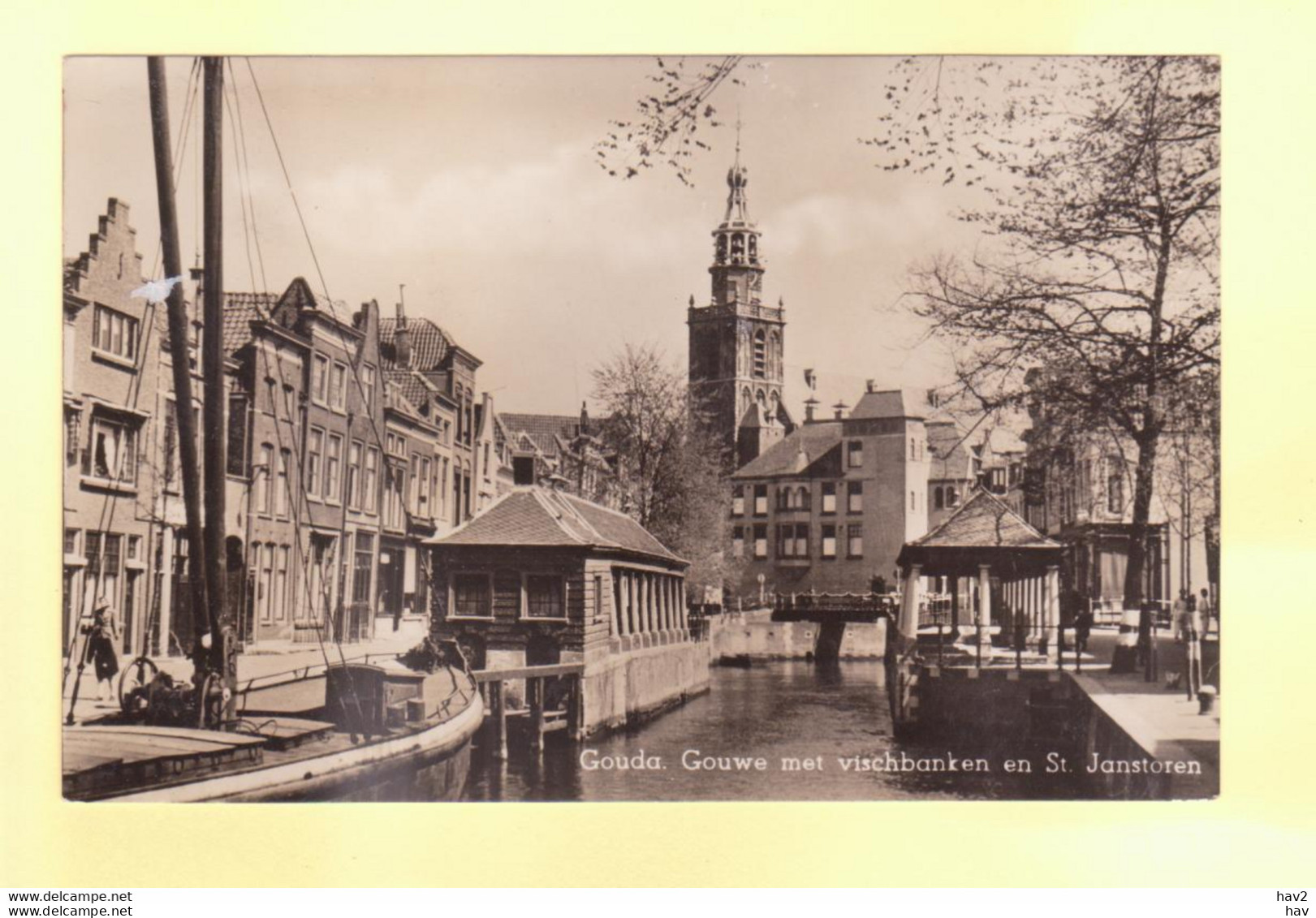 Gouda Gouwe, Vischbanken, Woonboot 45 RY20683 - Gouda