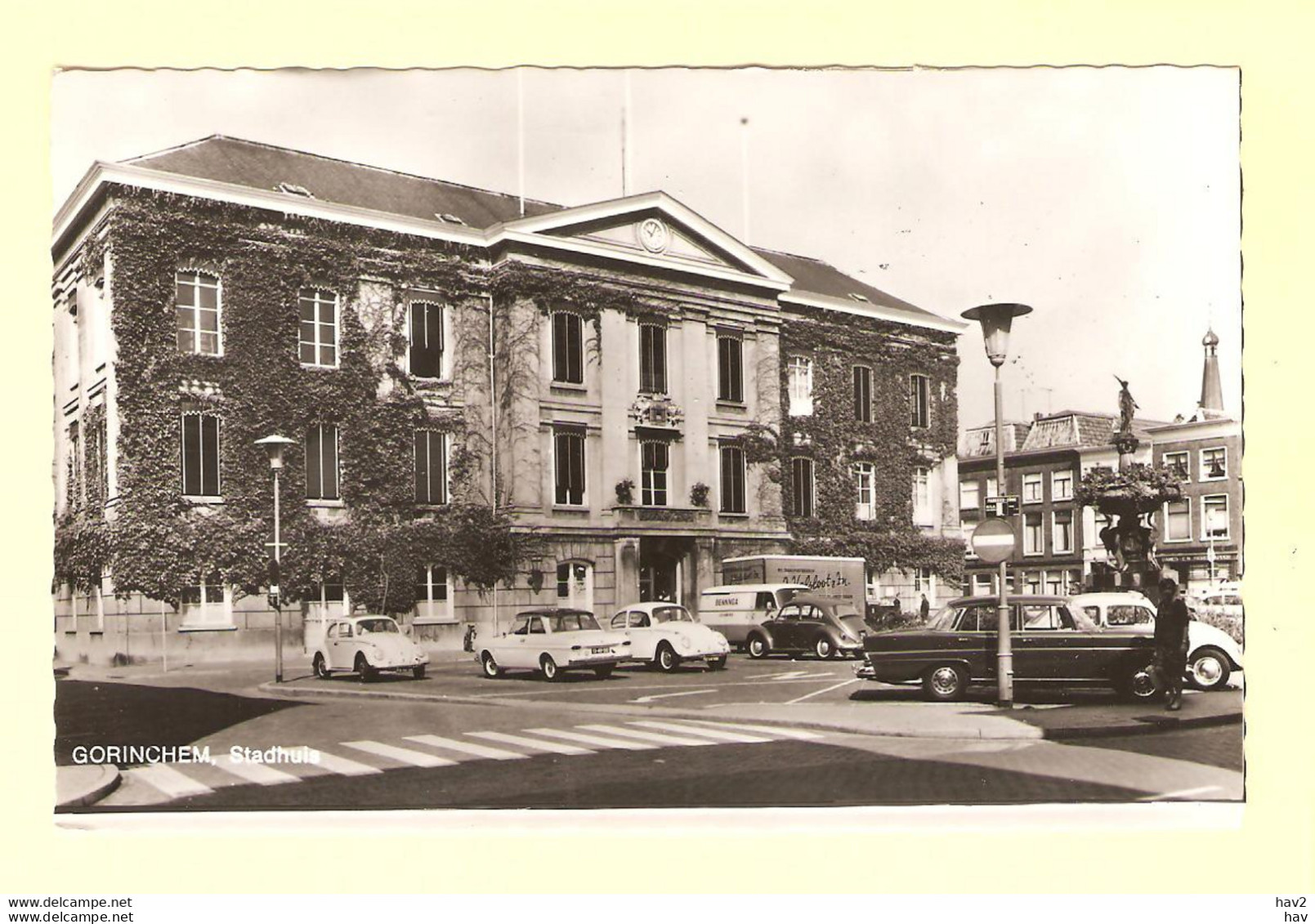 Gorinchem Stadhuis, VW Kever RY23105 - Gorinchem