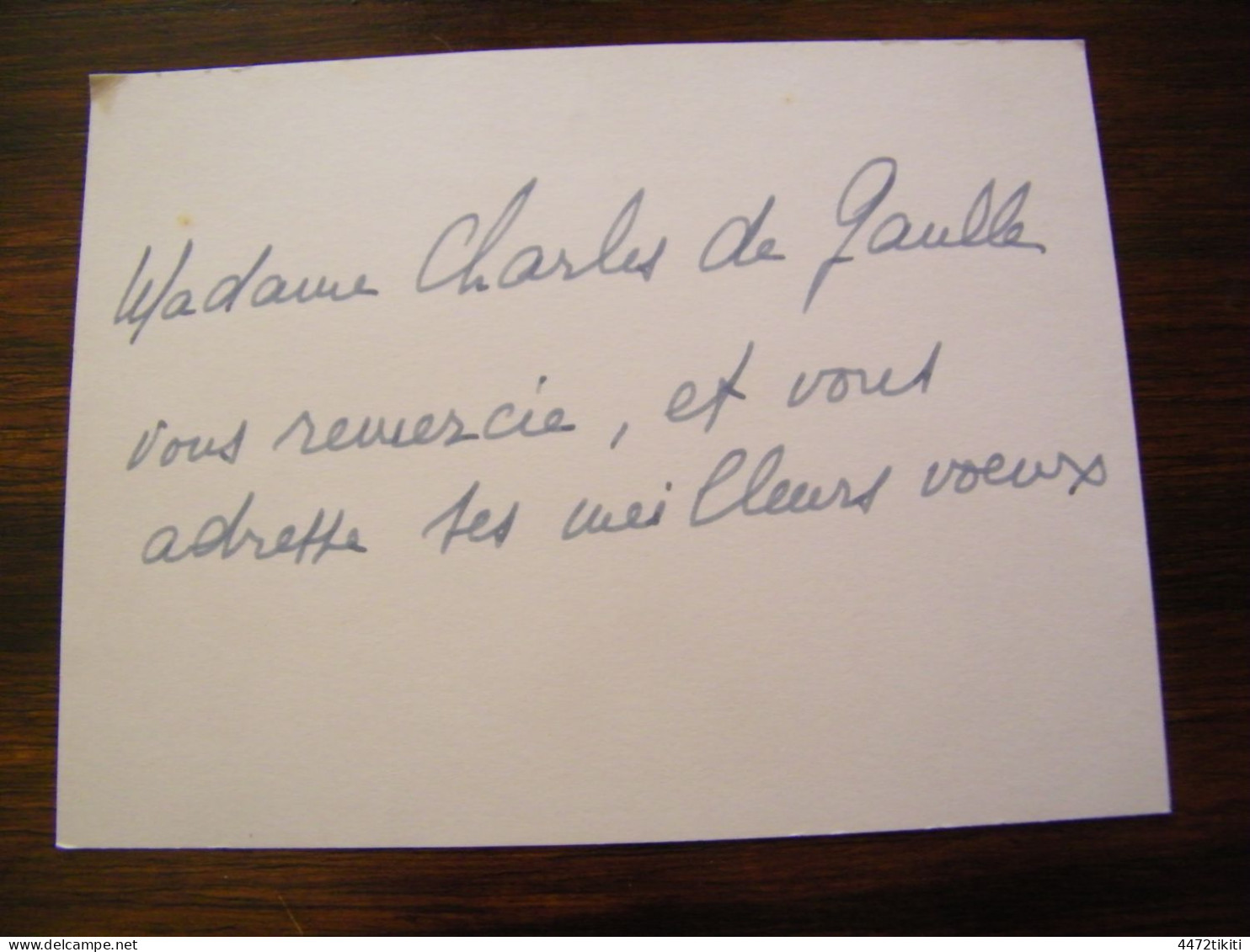 Carte Manuscrite Par Madame Général Charles De Gaulle Née Yvonne Vendroux -  SUP (HM 20) - Politisch Und Militärisch