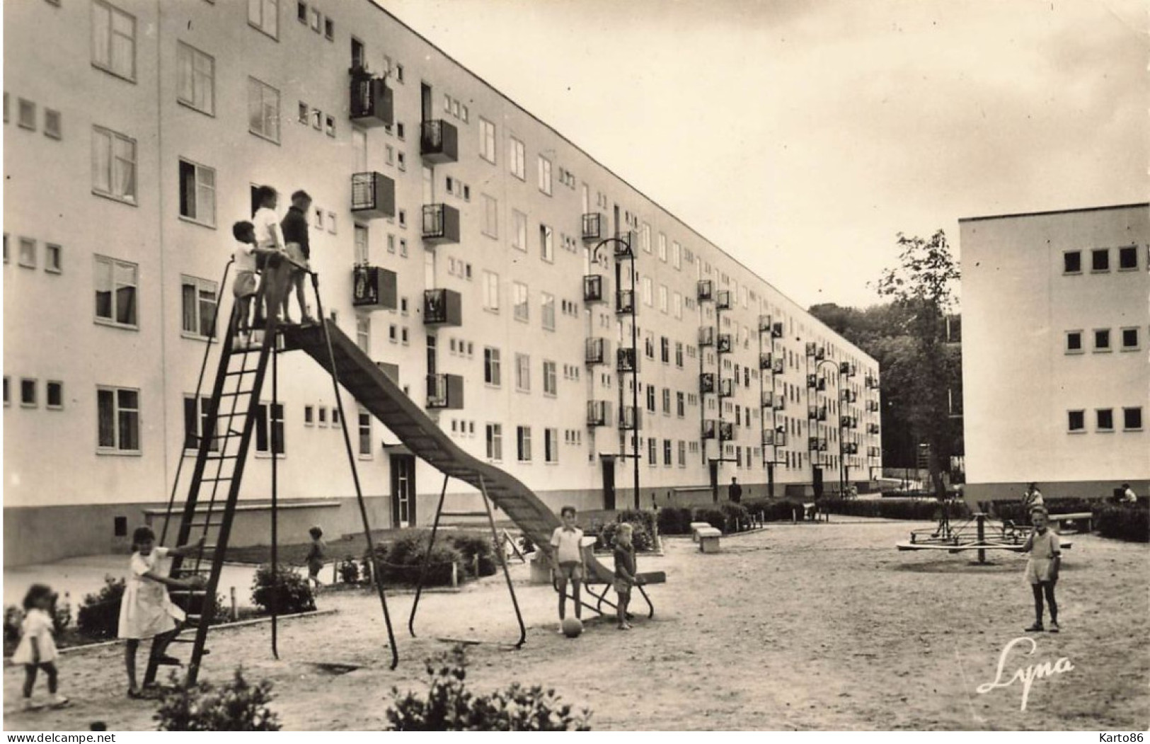 Vernouillet * Le Parc * Jeux D'enfants * Immeubles Cité ? - Vernouillet