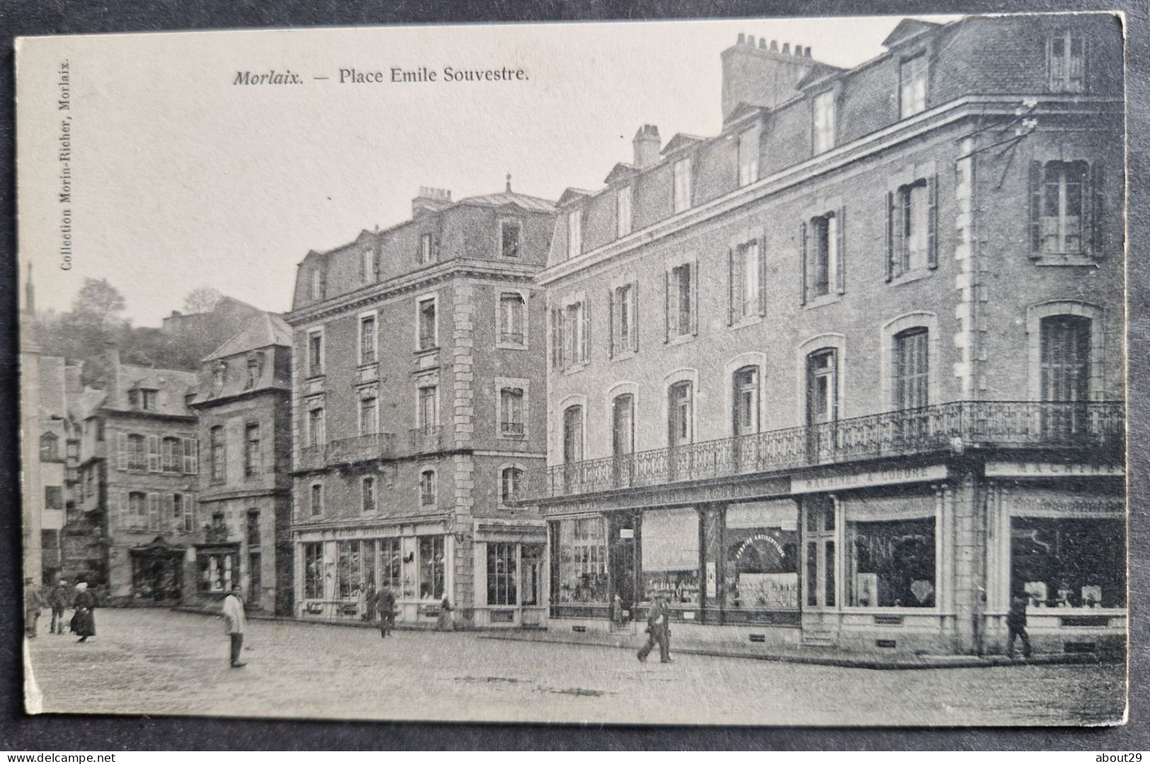 CPA 29 MORLAIX- Place Emile Souvestre - Edit. Morin Richer - Réf R 247 - Morlaix