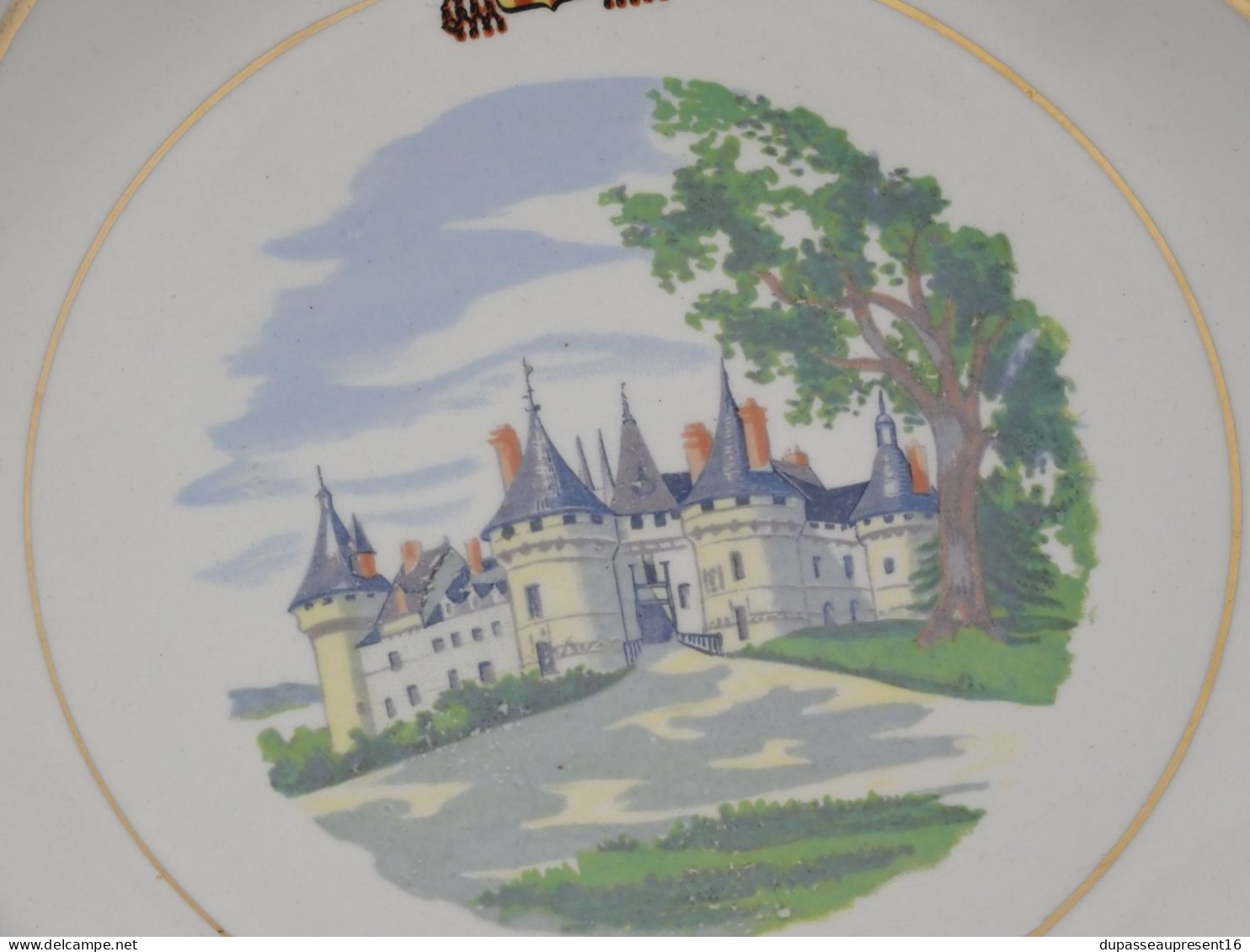 - BELLE ASSIETTE CERAMIQUE GIEN CHÂTEAUX DE LA LOIRE CHATEAU De CHAUMONT  E - Gien (FRA)