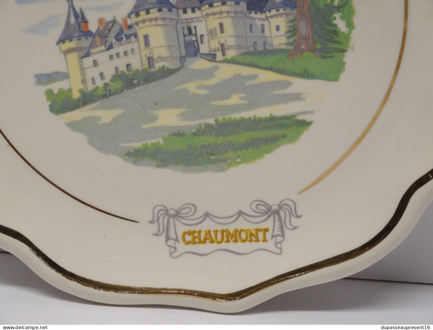 - BELLE ASSIETTE CERAMIQUE GIEN CHÂTEAUX DE LA LOIRE CHATEAU De CHAUMONT  E - Gien (FRA)