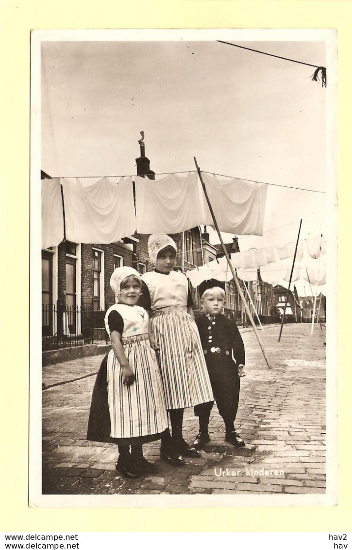 Urk Klederdracht Kinderen 1956 RY25482 - Urk