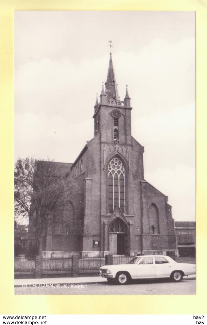 Uithuizen RK Kerk, Oude Auto RY19388 - Uithuizen