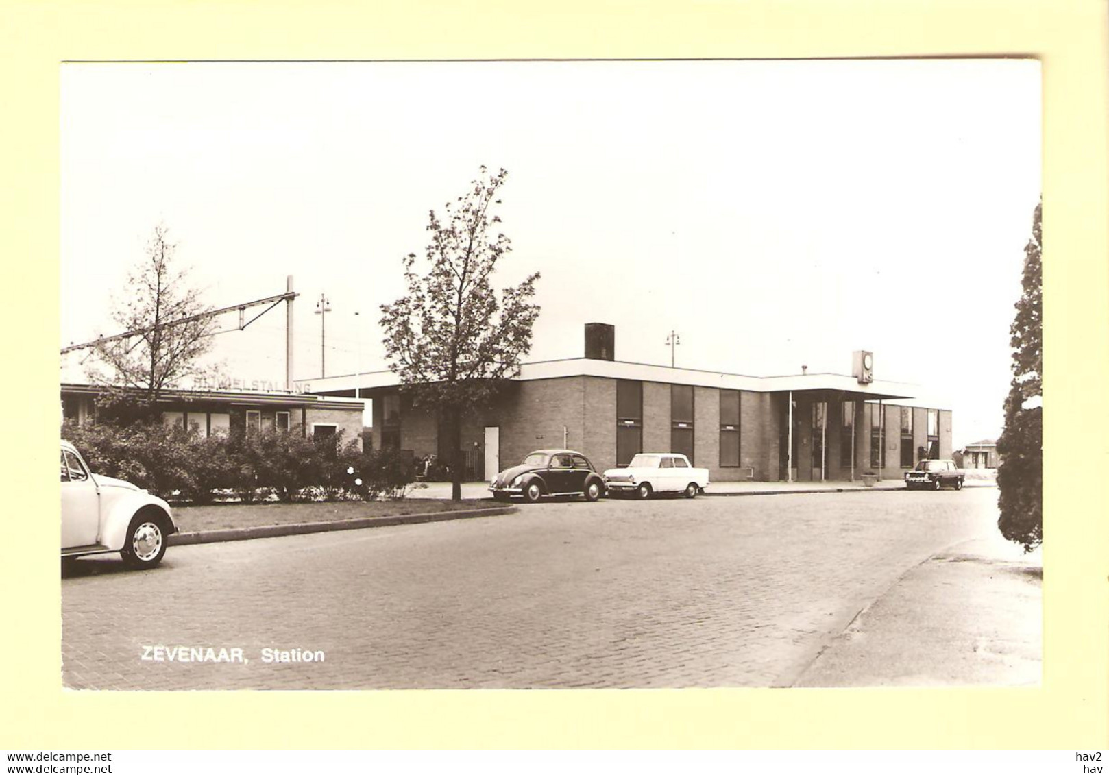 Zevenaar Station VW Kever RY23554 - Zevenaar