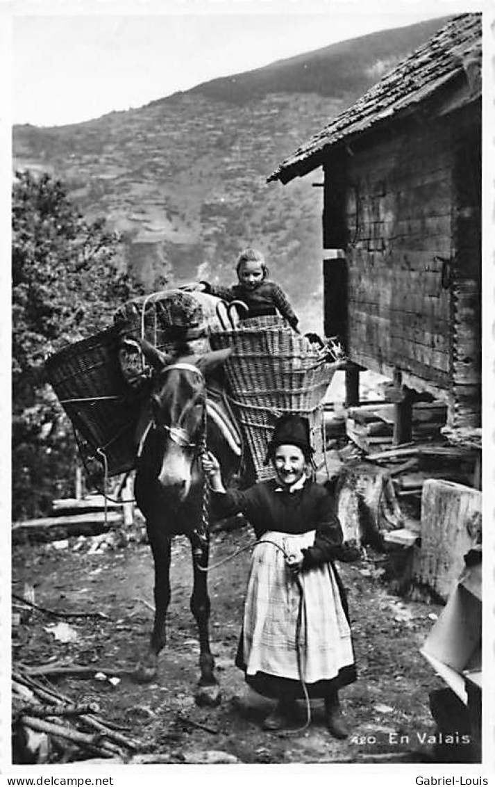 En Valais Vex Val D'Hérens Mulet Hottes Costume Traditionnel Enfant Femme - Vex